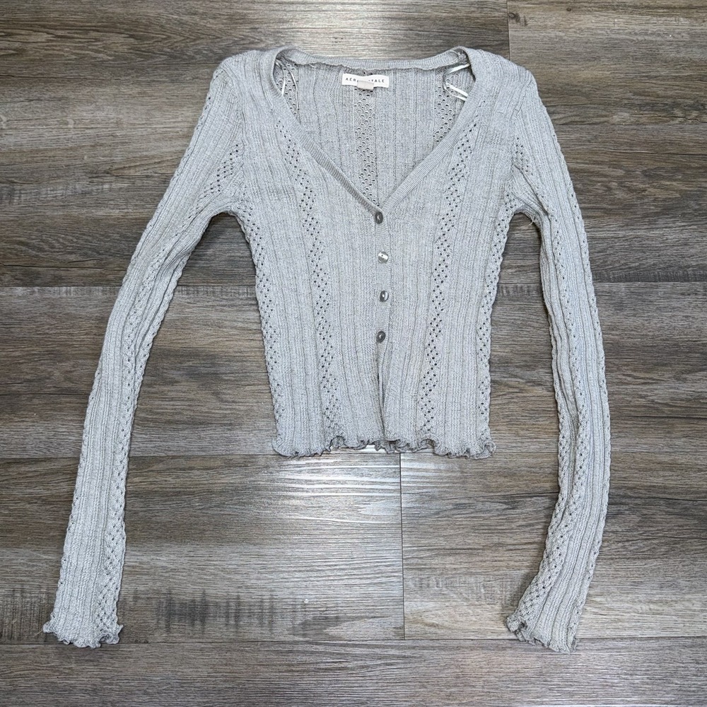 Aeropostale Gray Long-Sleeve Cropped Cardigan Womens S V-Neckline Button Front
